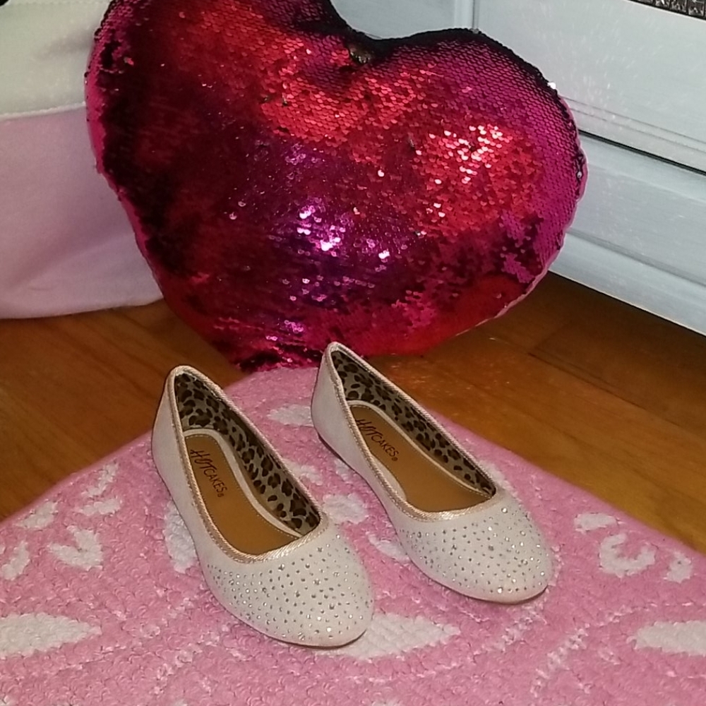 Ballet style slipper for girls